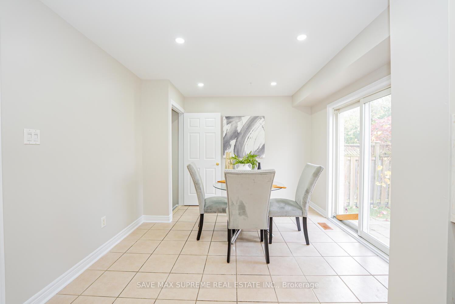 Photo 18 of 74 Ridgemore Crescent, Brampton, Fletcher's Meadow — HOMEH