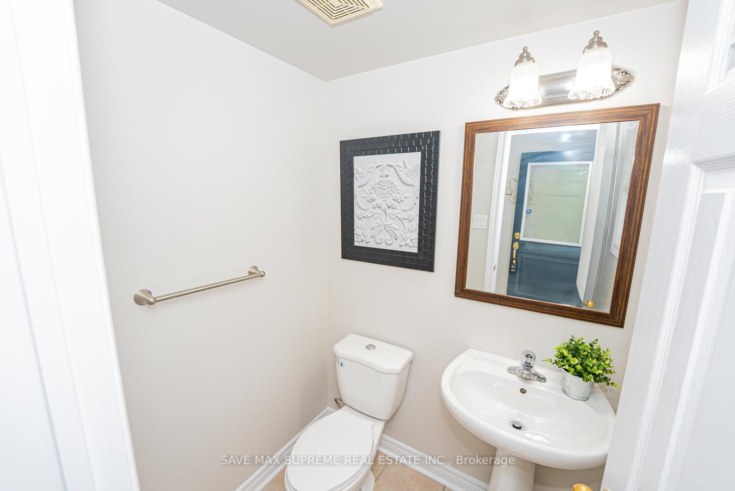 Photo 19 of 74 Ridgemore Crescent, Brampton, Fletcher's Meadow — HOMEH