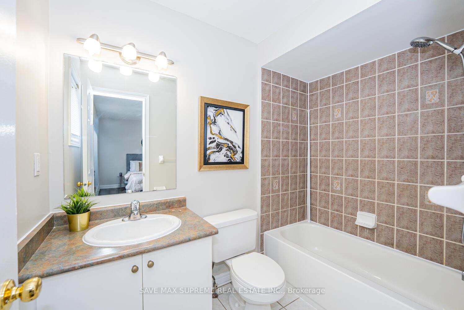 Photo 30 of 74 Ridgemore Crescent, Brampton, Fletcher's Meadow — HOMEH
