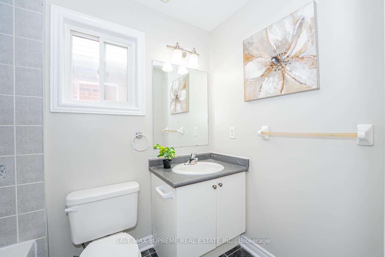 Photo 34 of 74 Ridgemore Crescent, Brampton, Fletcher's Meadow — HOMEH