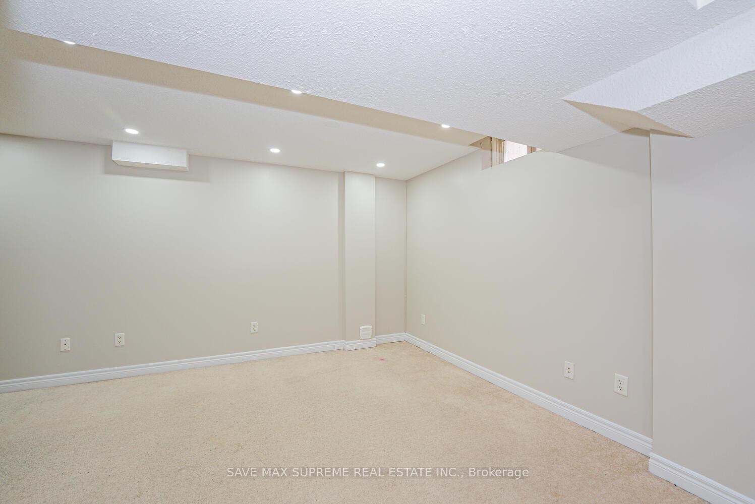 Photo 38 of 74 Ridgemore Crescent, Brampton, Fletcher's Meadow — HOMEH