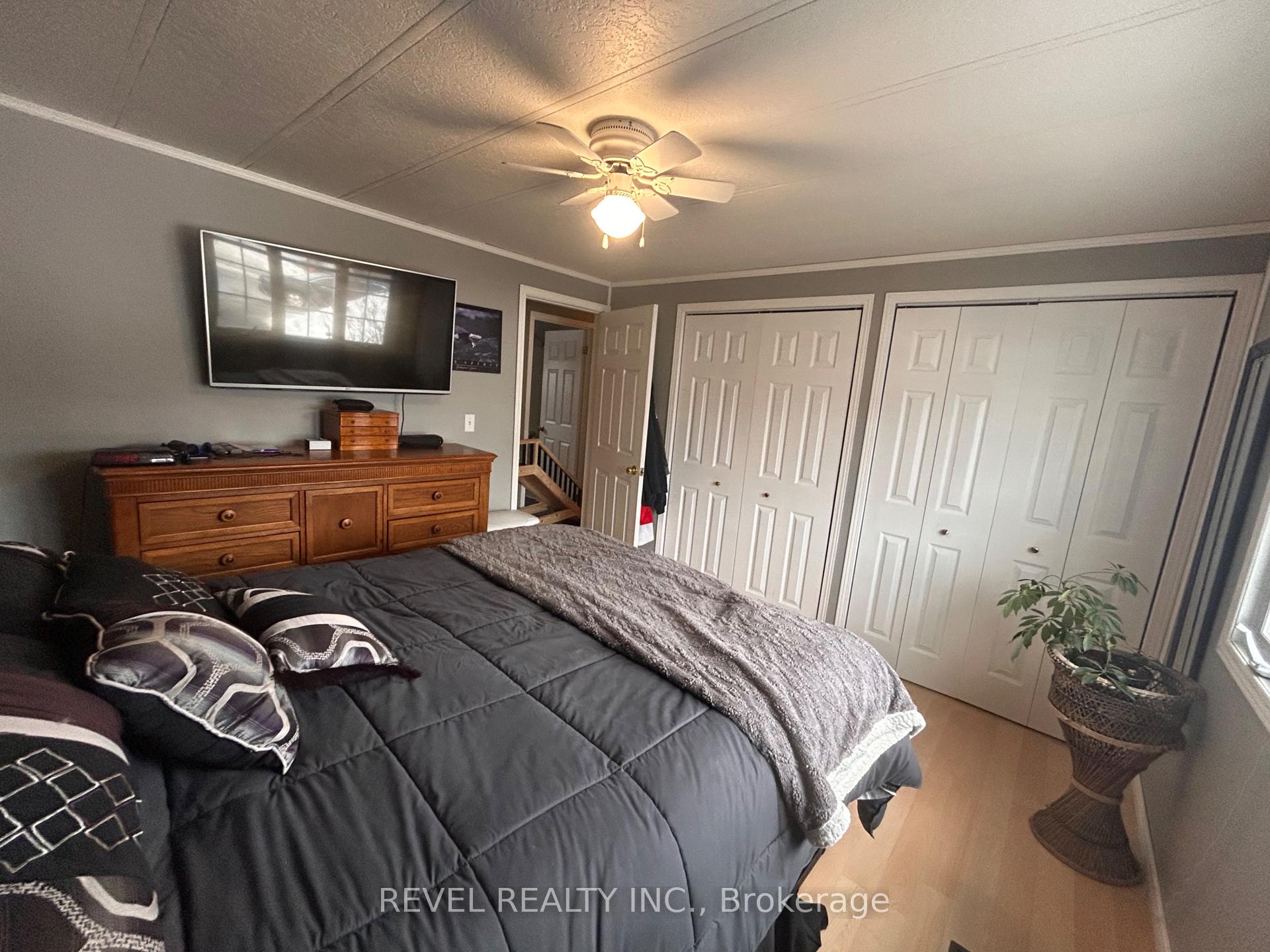 Photo 13 of 347 Seventeenth Avenue, Cochrane — HOMEH