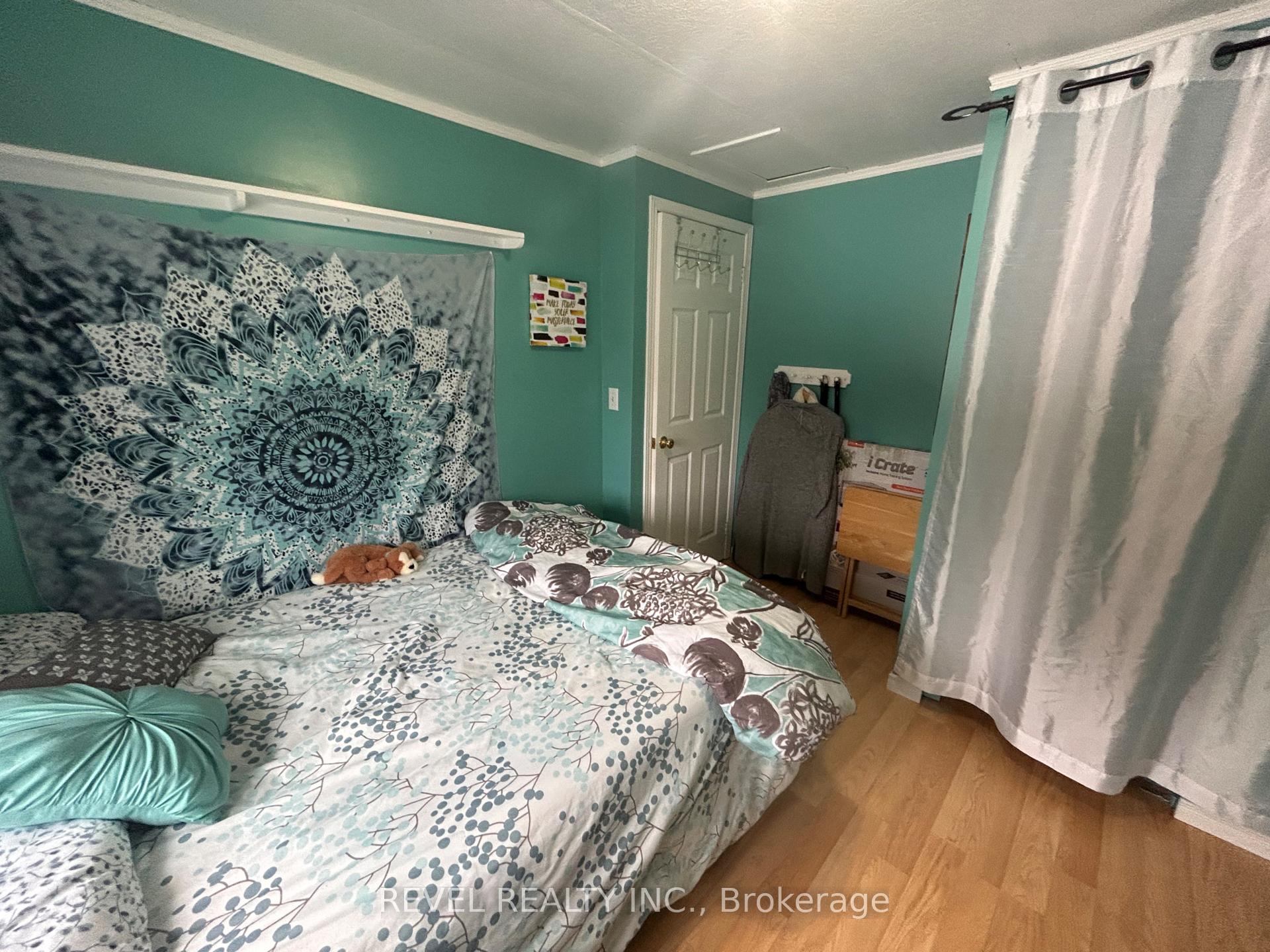 Photo 15 of 347 Seventeenth Avenue, Cochrane — HOMEH