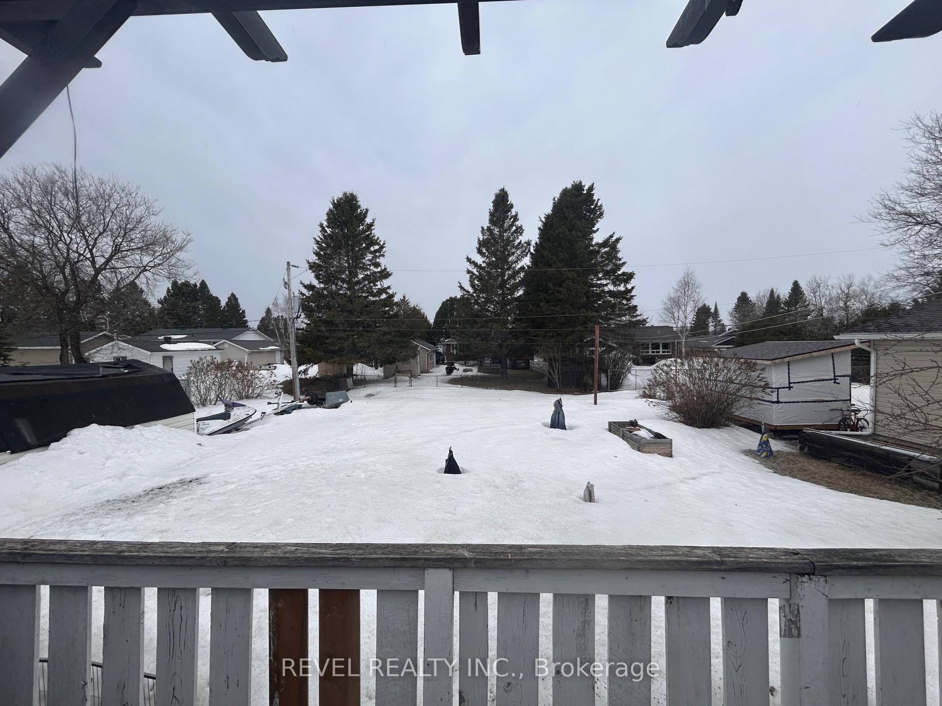 Photo 29 of 347 Seventeenth Avenue, Cochrane — HOMEH