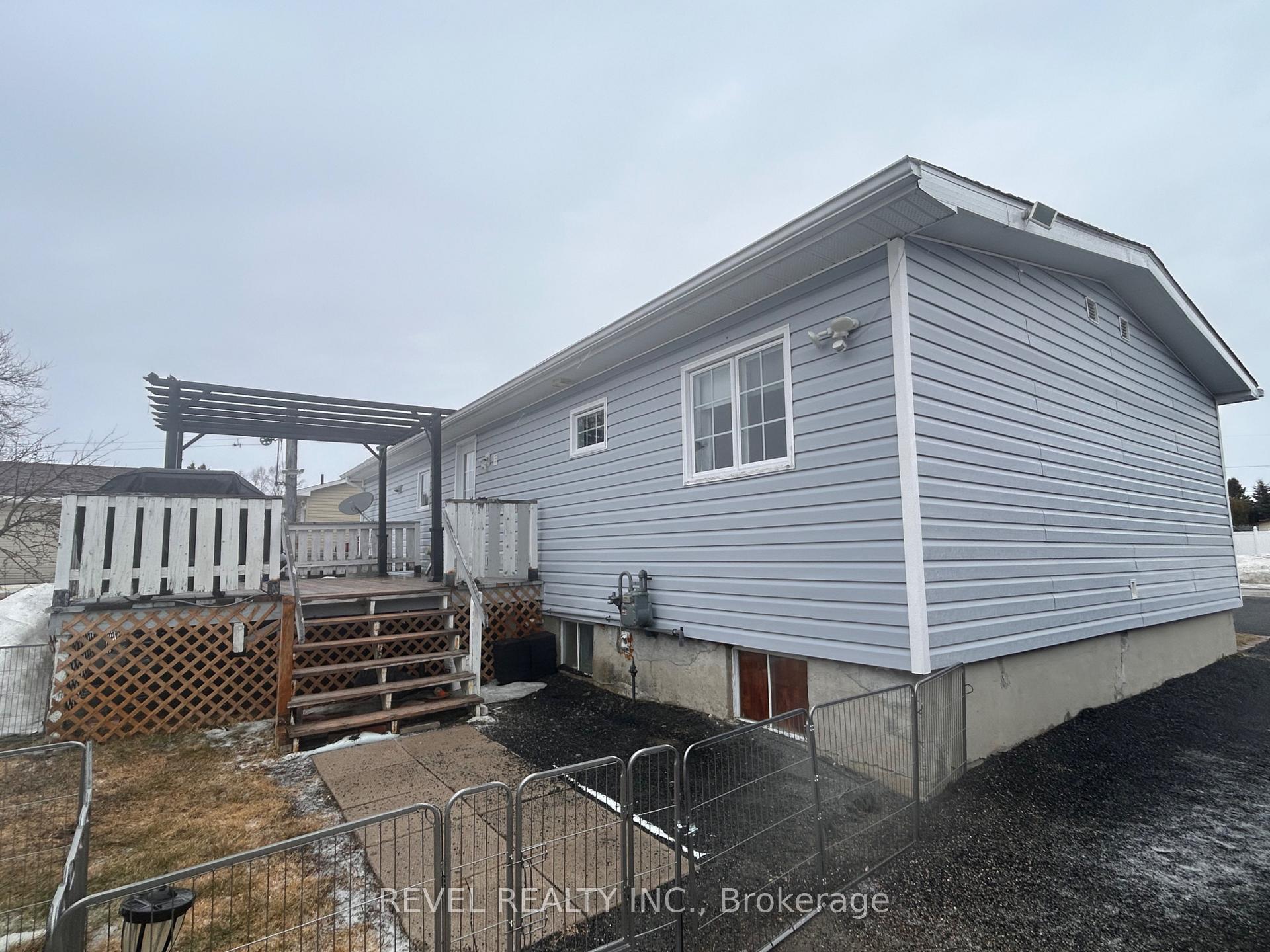 Photo 31 of 347 Seventeenth Avenue, Cochrane — HOMEH