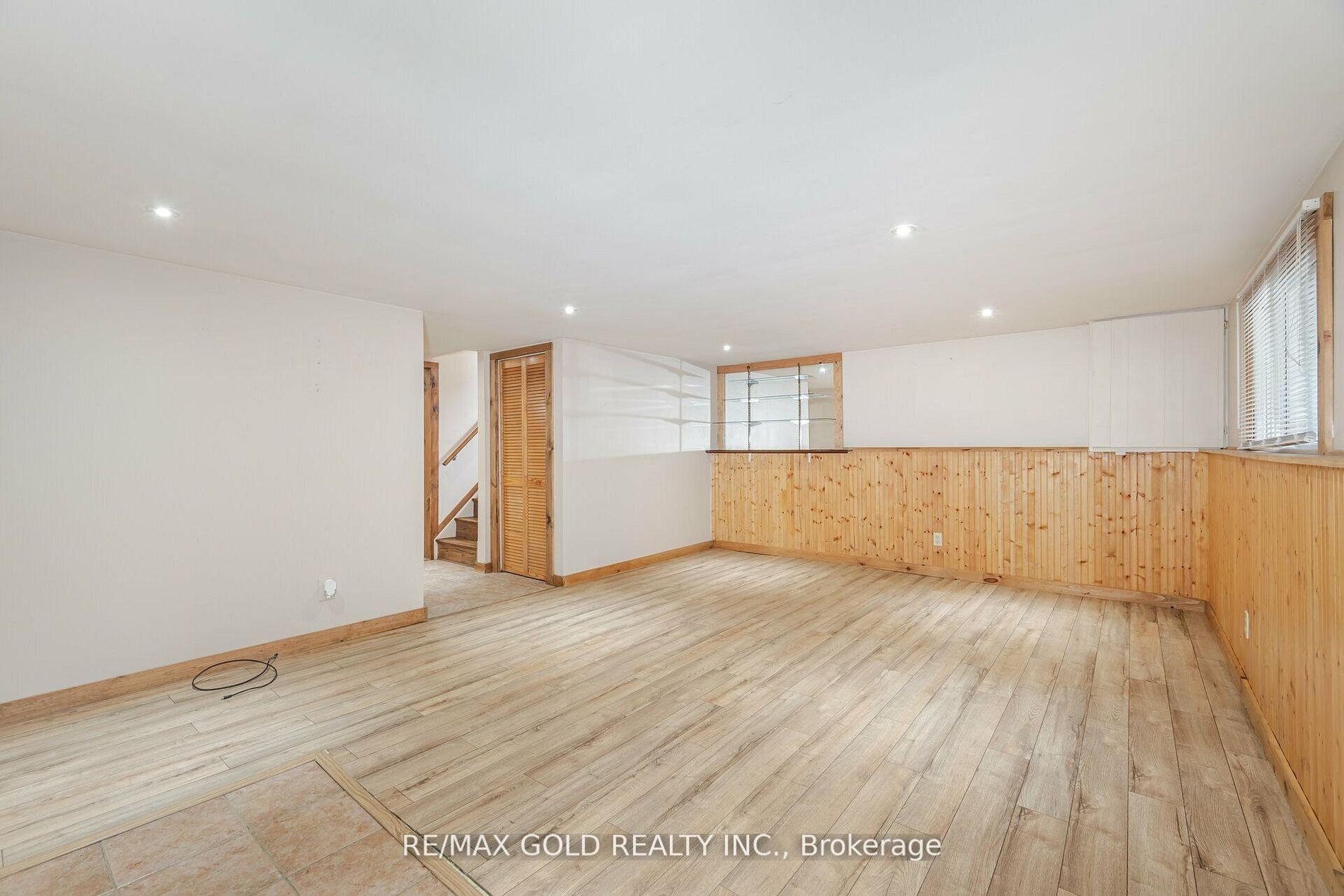 Photo 12 of 564 Simcoe Street, Collingwood — HOMEH