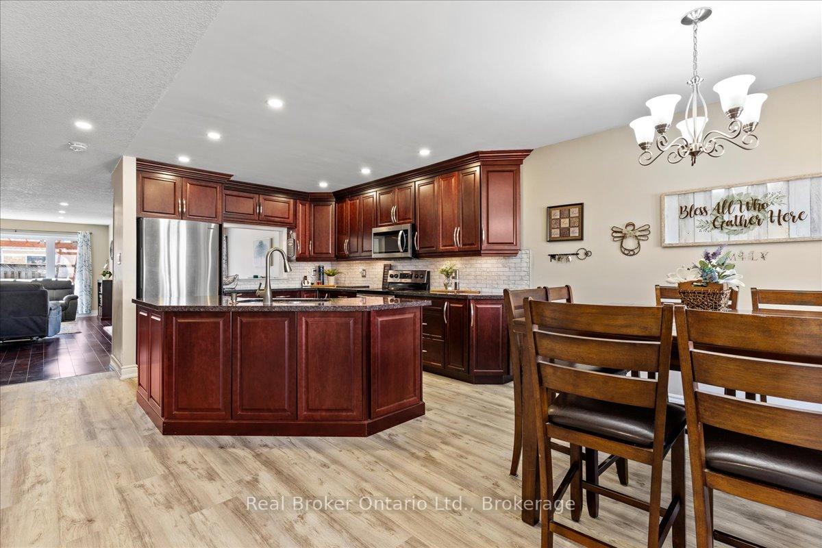 Photo 5 of 125 Blackburn Drive, Brant, Brantford Twp — HOMEH