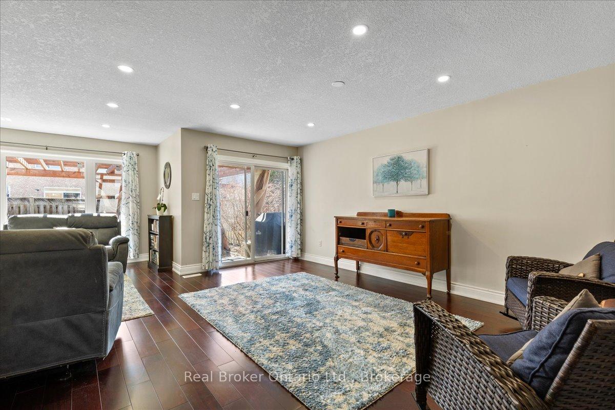 Photo 9 of 125 Blackburn Drive, Brant, Brantford Twp — HOMEH