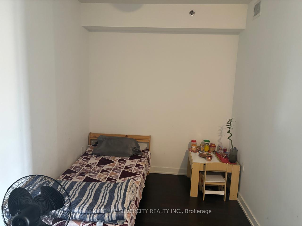 Photo 6 of Unit A 218, 3210 Dakota Common, Burlington, Alton — HOMEH