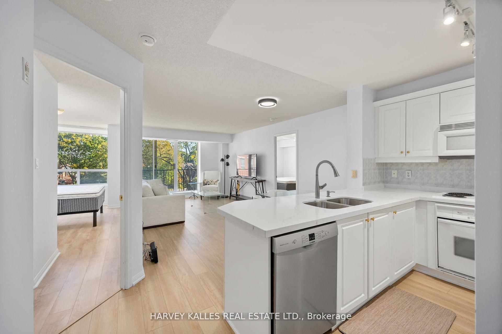 Photo 4 of Unit 302, 18 Wanless Avenue, Toronto, Lawrence Park North — HOMEH