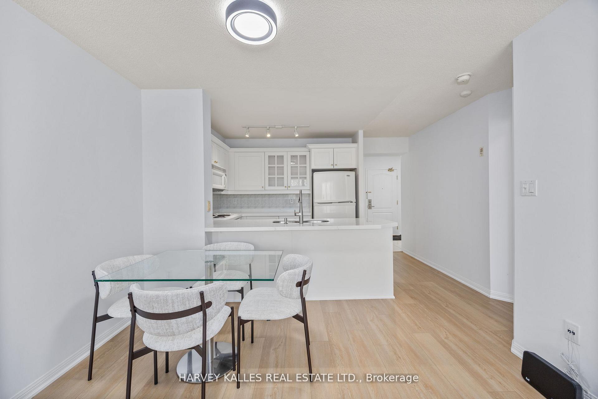 Photo 6 of Unit 302, 18 Wanless Avenue, Toronto, Lawrence Park North — HOMEH
