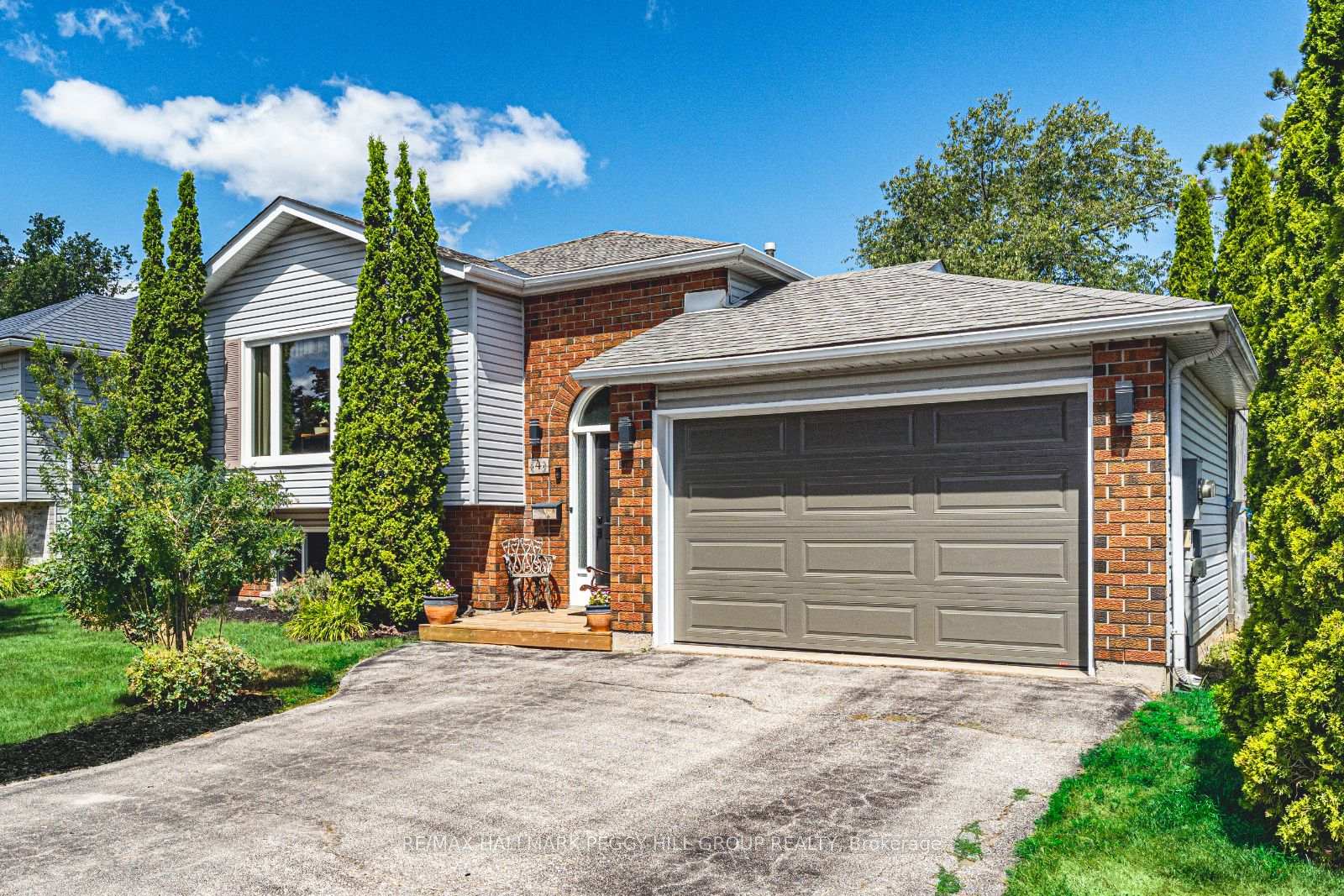 Photo 1 of 4 Mapleton Avenue, Barrie, Holly — HOMEH