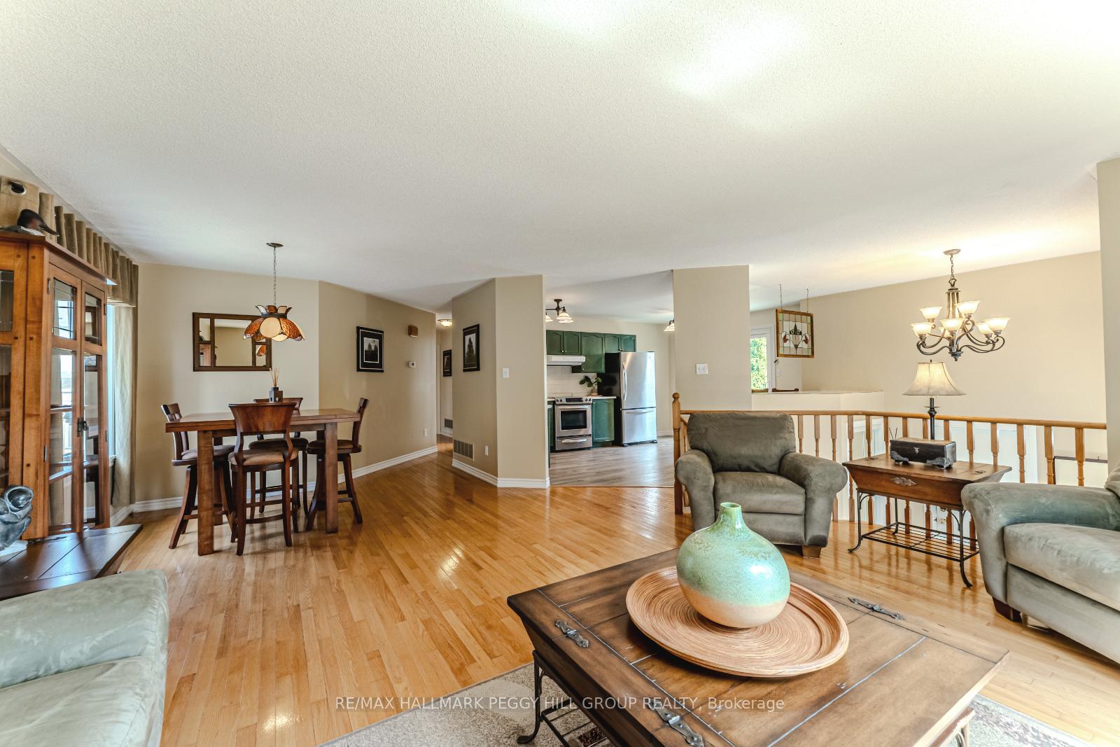 Photo 14 of 4 Mapleton Avenue, Barrie, Holly — HOMEH