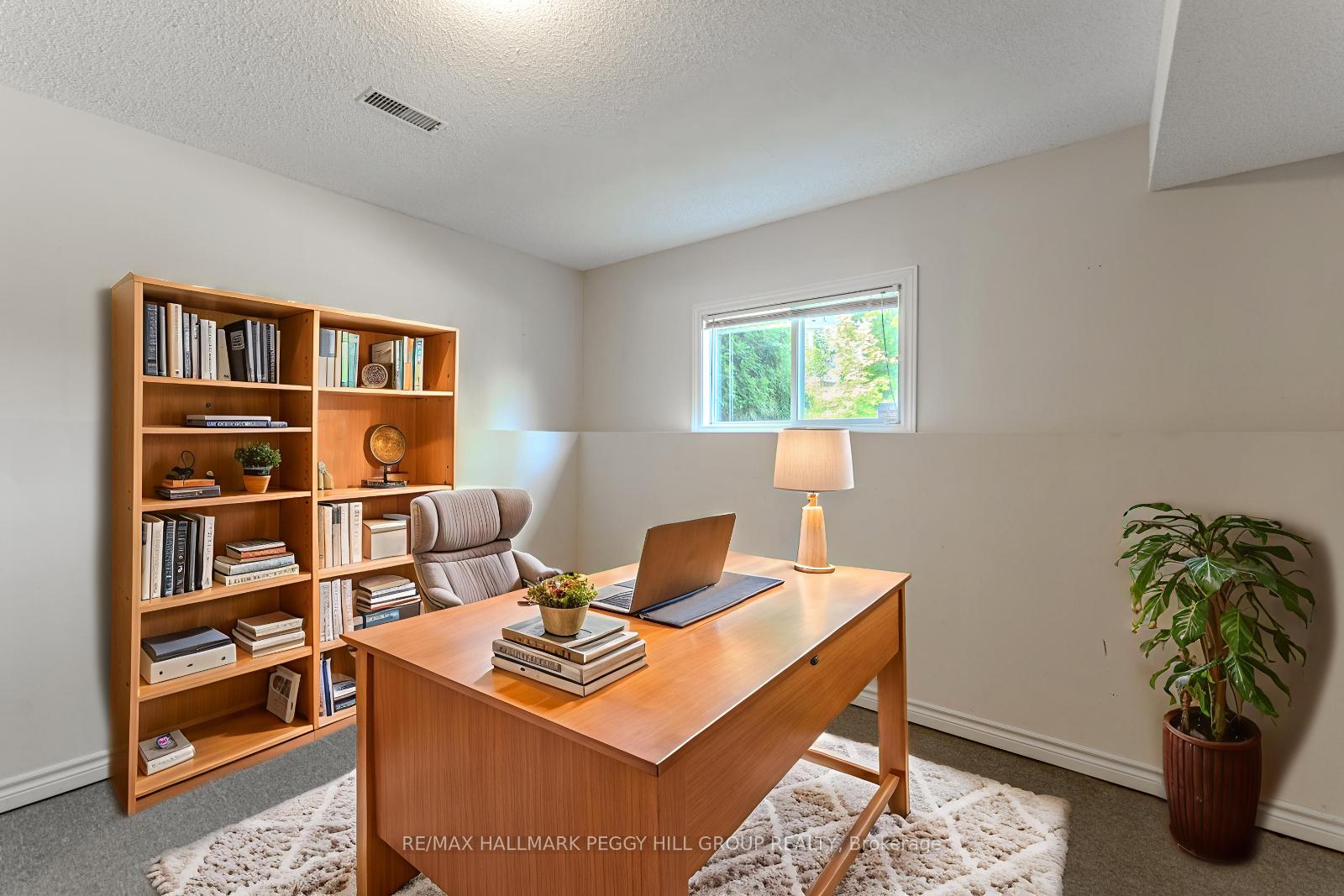 Photo 11 of 4 Mapleton Avenue, Barrie, Holly — HOMEH