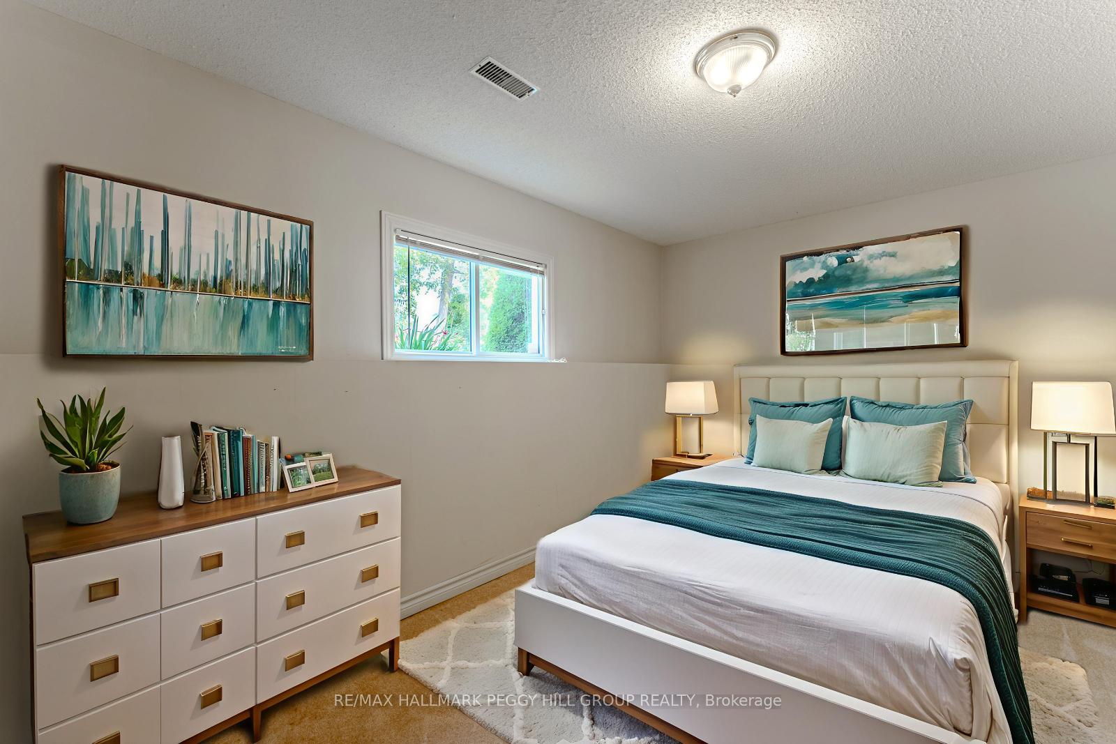 Photo 12 of 4 Mapleton Avenue, Barrie, Holly — HOMEH