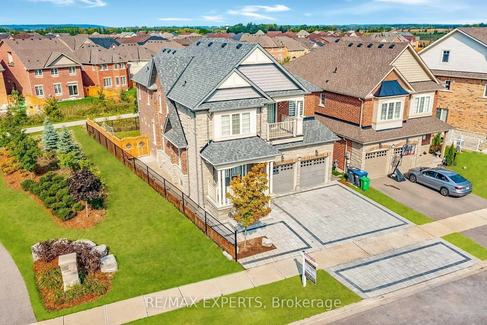 Photo 2 of 16 Helderman Street, Caledon, Rural Caledon — HOMEH