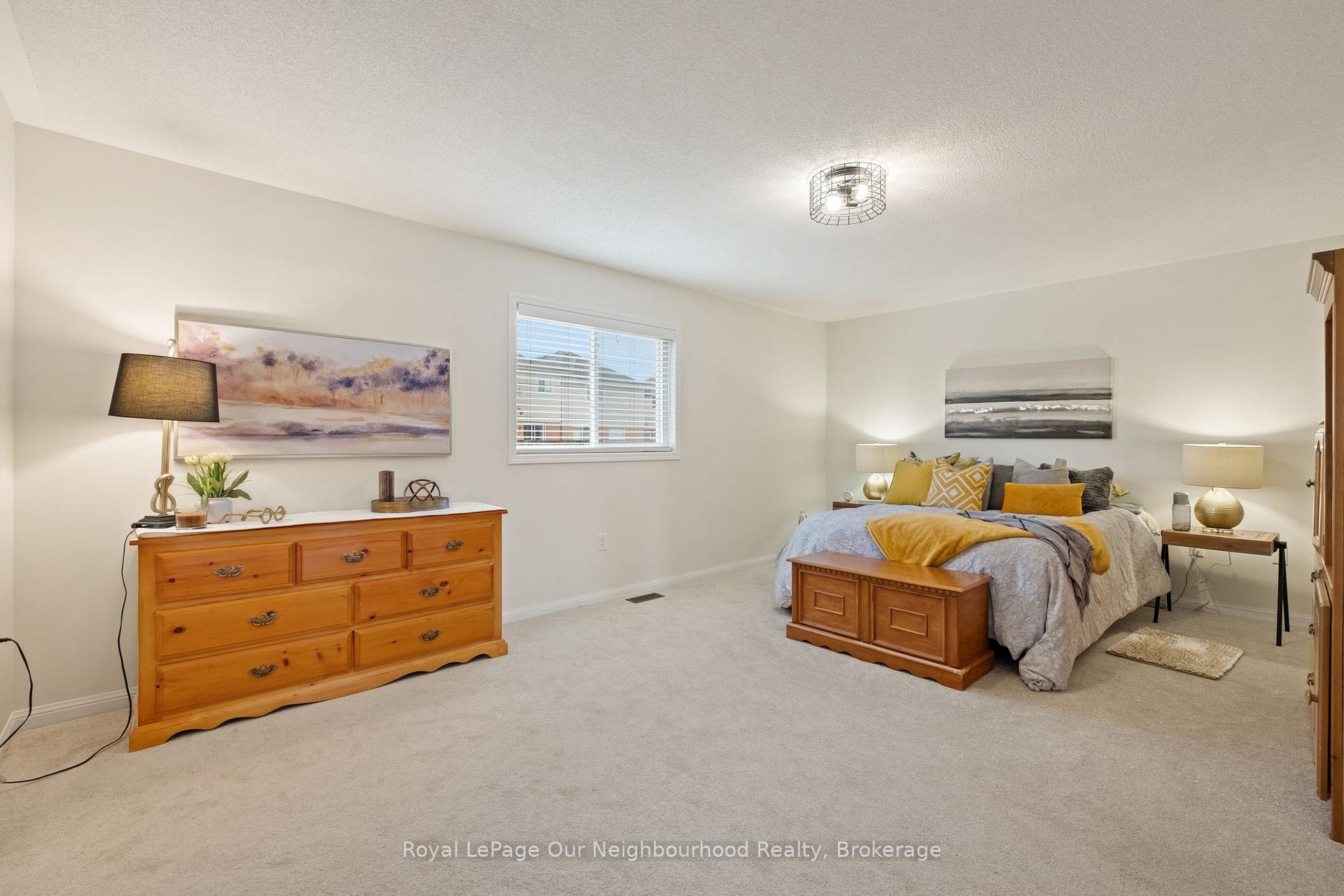 Photo 10 of 282 Bons Avenue, Clarington, Bowmanville — HOMEH