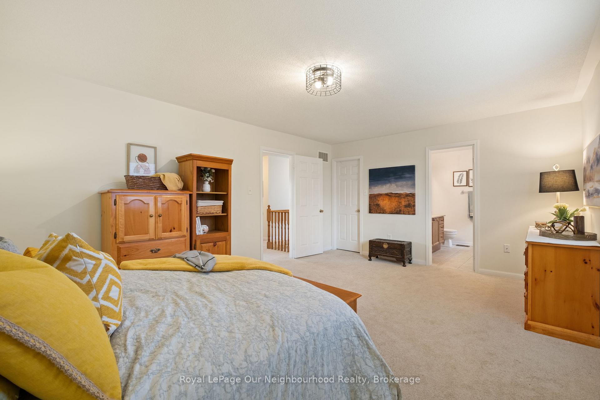 Photo 8 of 282 Bons Avenue, Clarington, Bowmanville — HOMEH