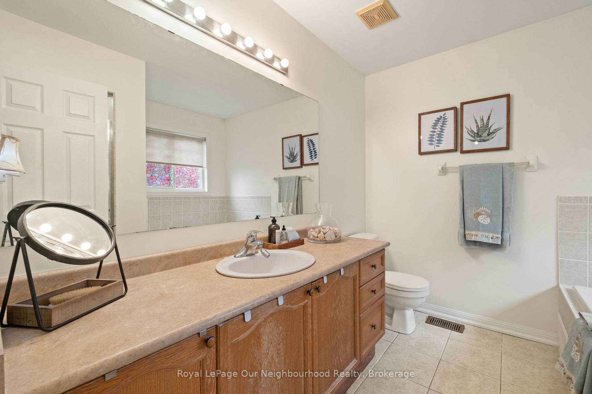Photo 13 of 282 Bons Avenue, Clarington, Bowmanville — HOMEH