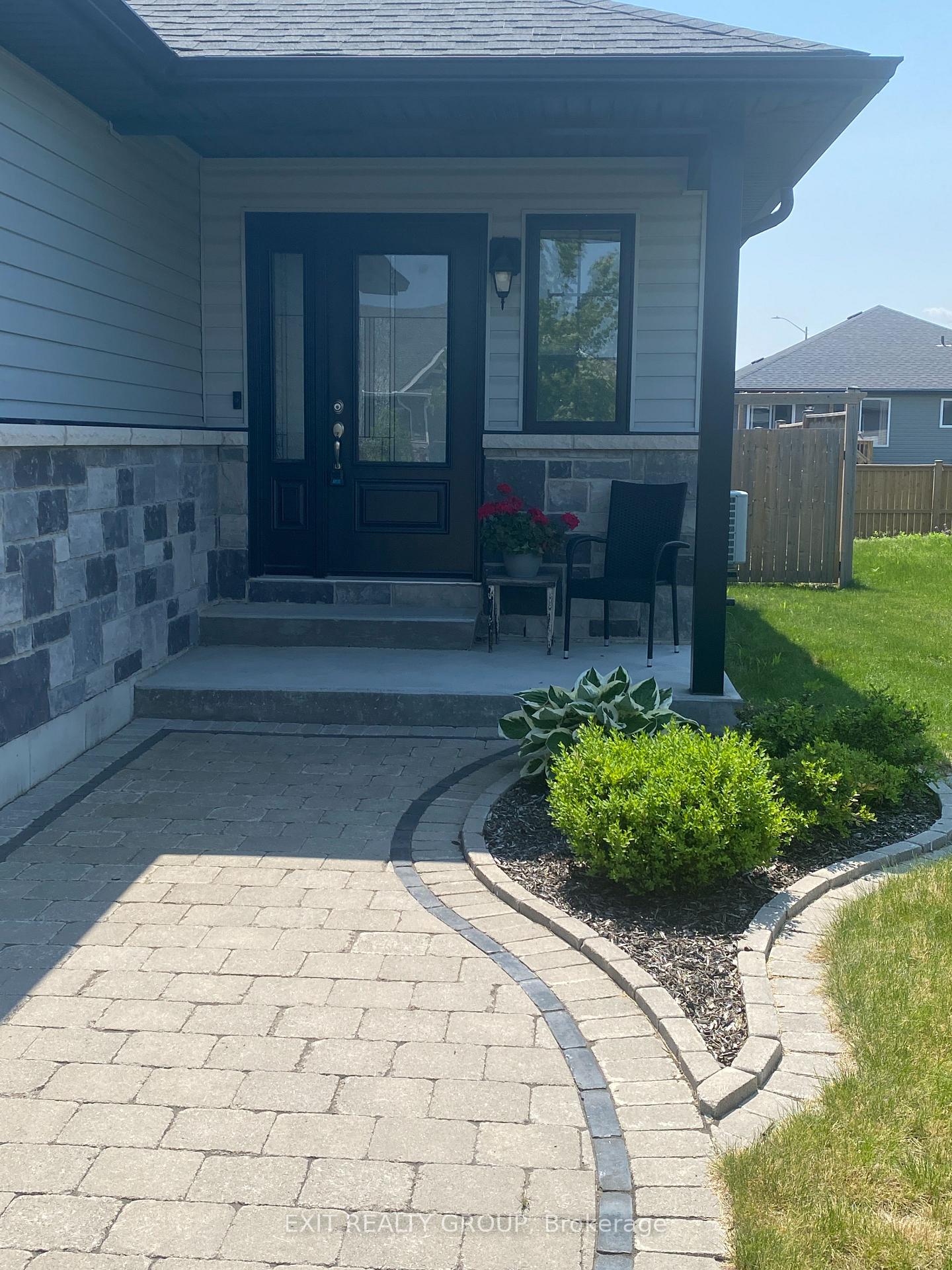 Photo 6 of 66 Deacon Place, Belleville, Belleville Ward — HOMEH