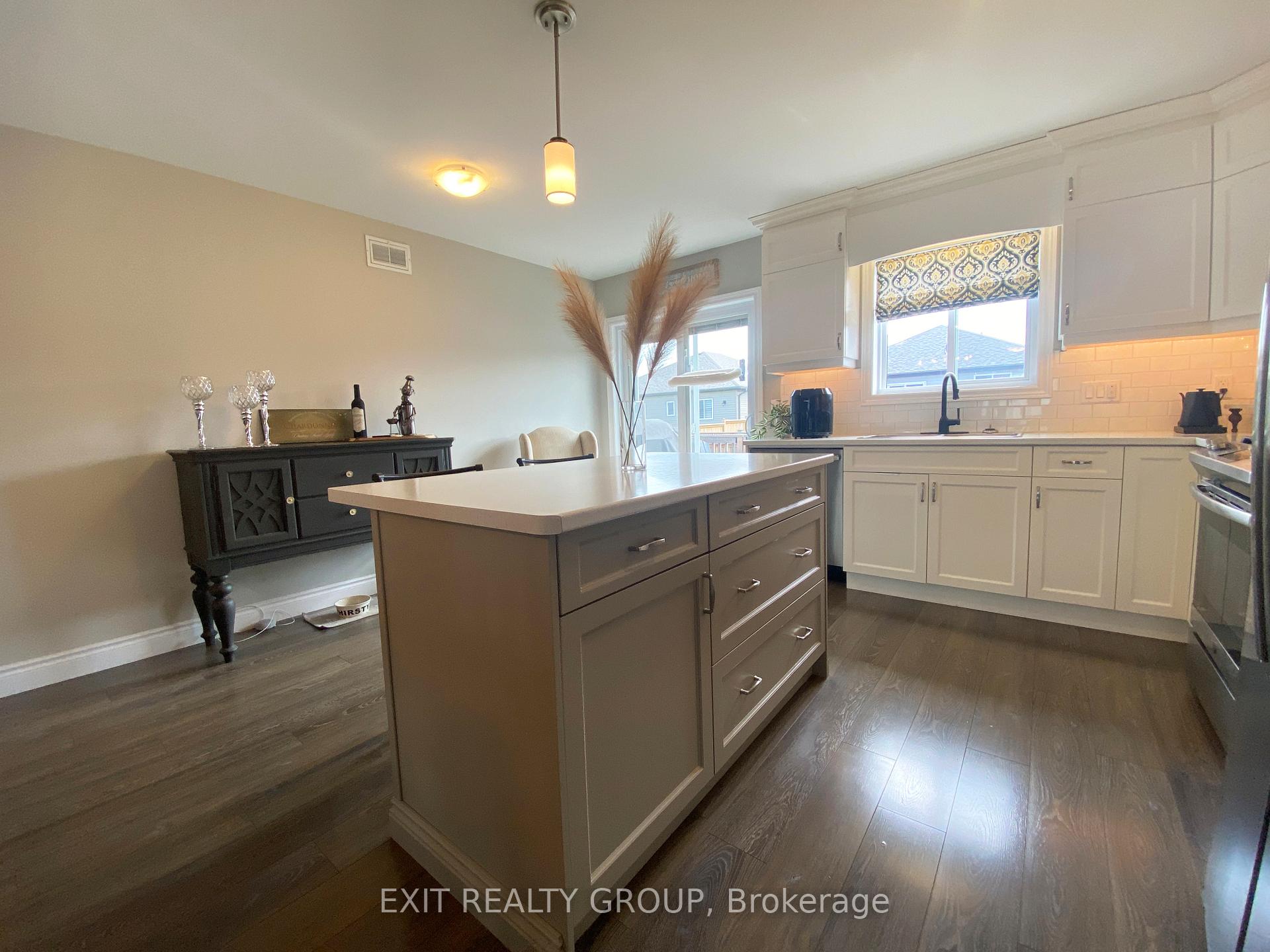 Photo 14 of 66 Deacon Place, Belleville, Belleville Ward — HOMEH