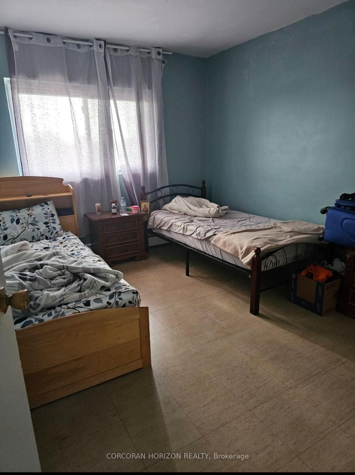 Photo 5 of Unit 14, 12 Brant Avenue, Guelph, Victoria North — HOMEH