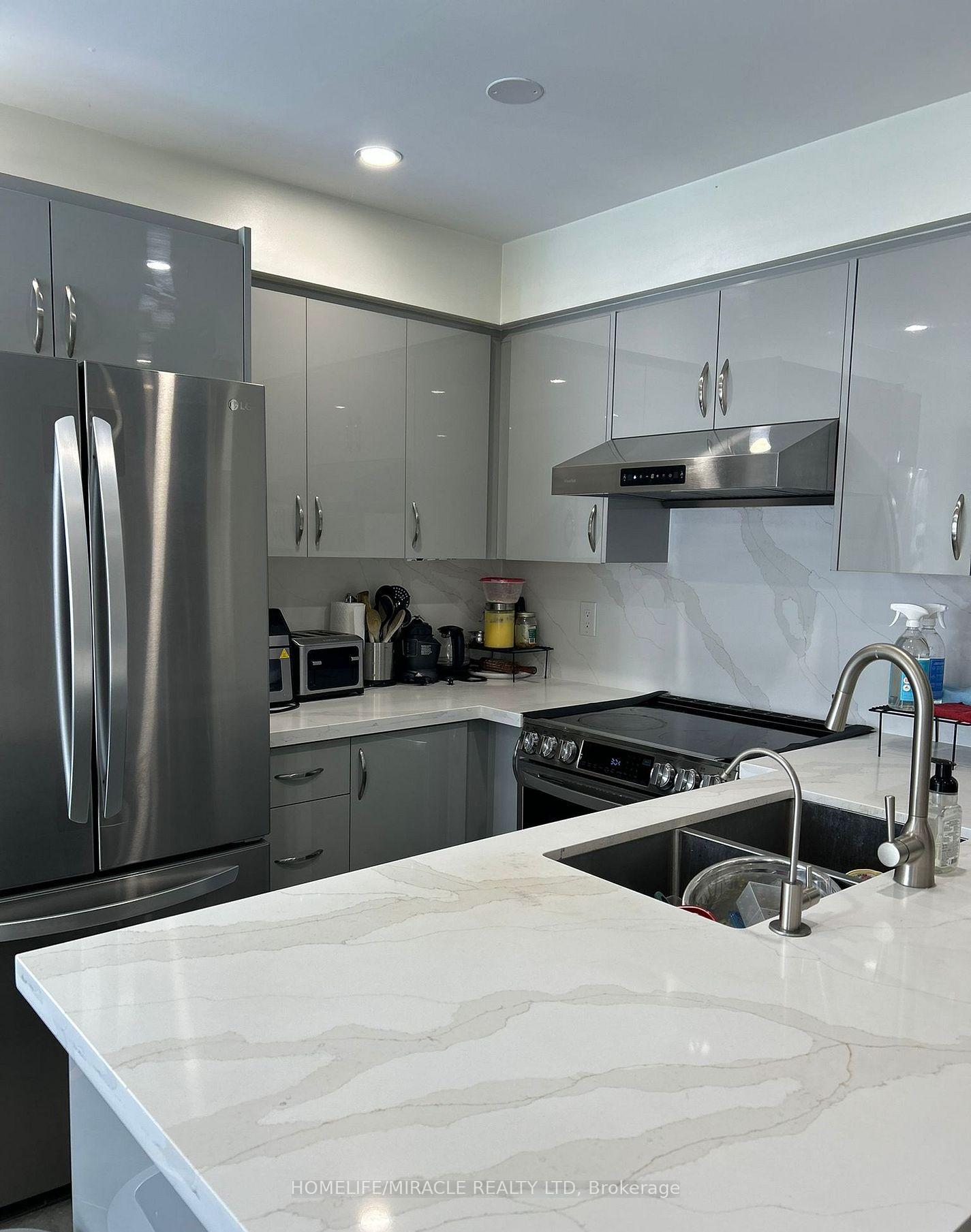 Photo 4 of 43 Bloomington Drive, Cambridge — HOMEH