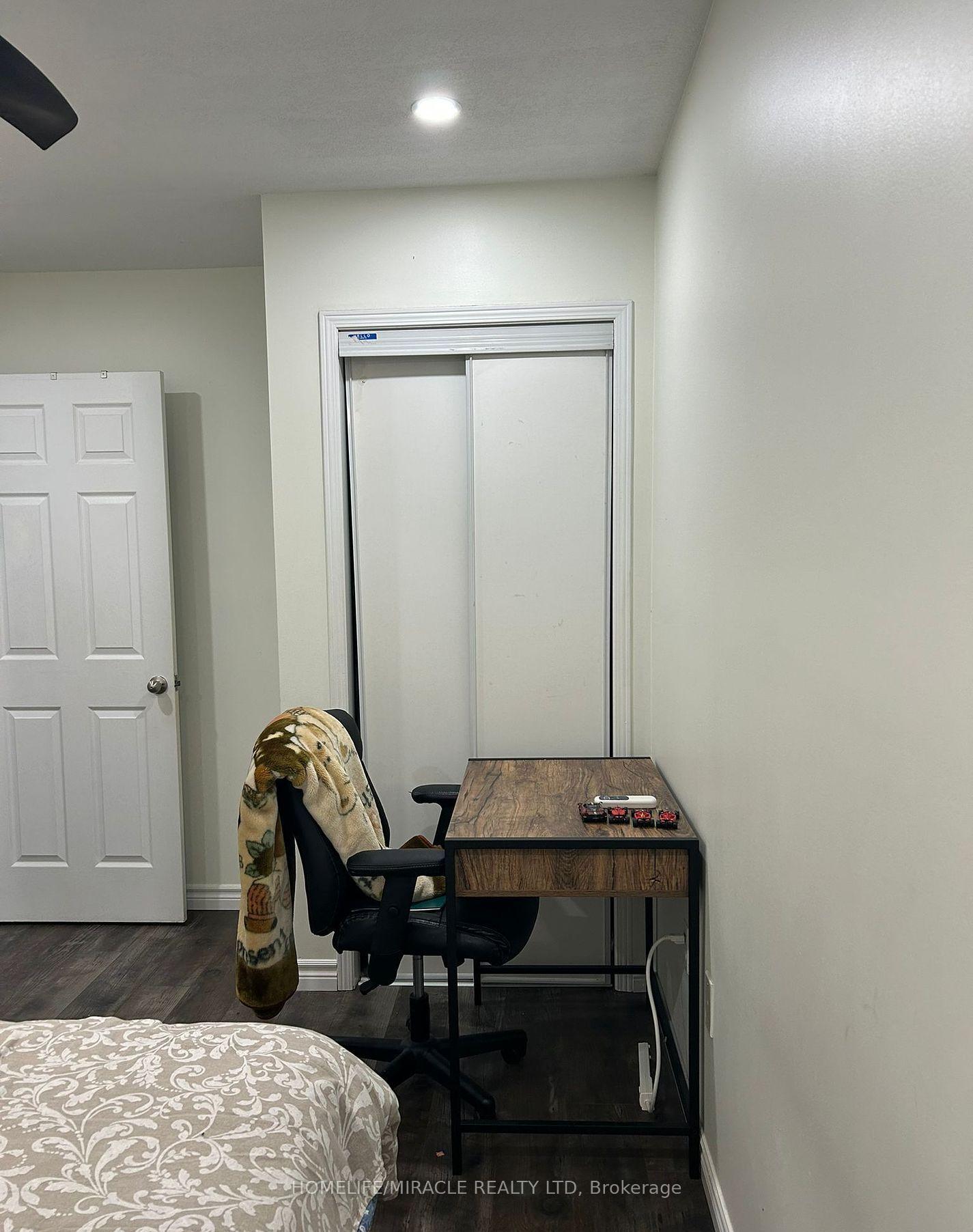 Photo 14 of 43 Bloomington Drive, Cambridge — HOMEH