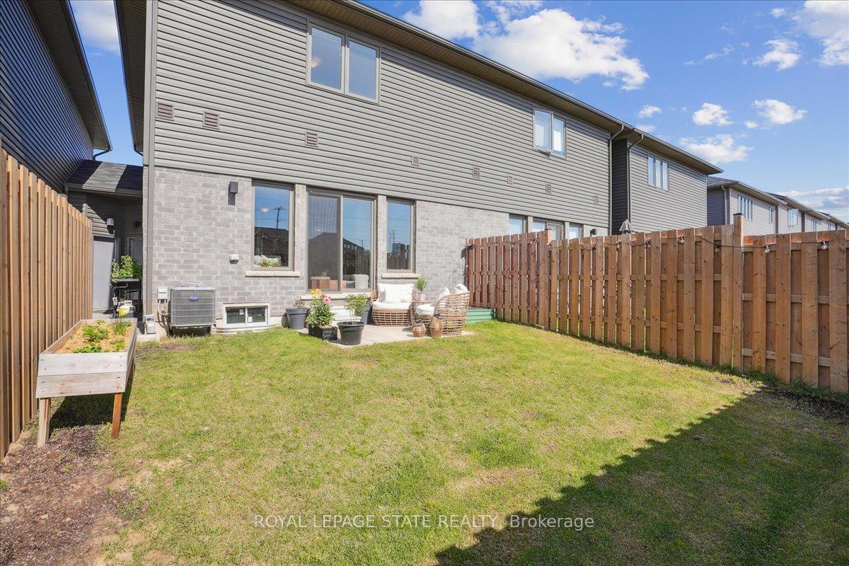 Photo 37 of 101 Tom Brown Drive, Brant, Paris — HOMEH