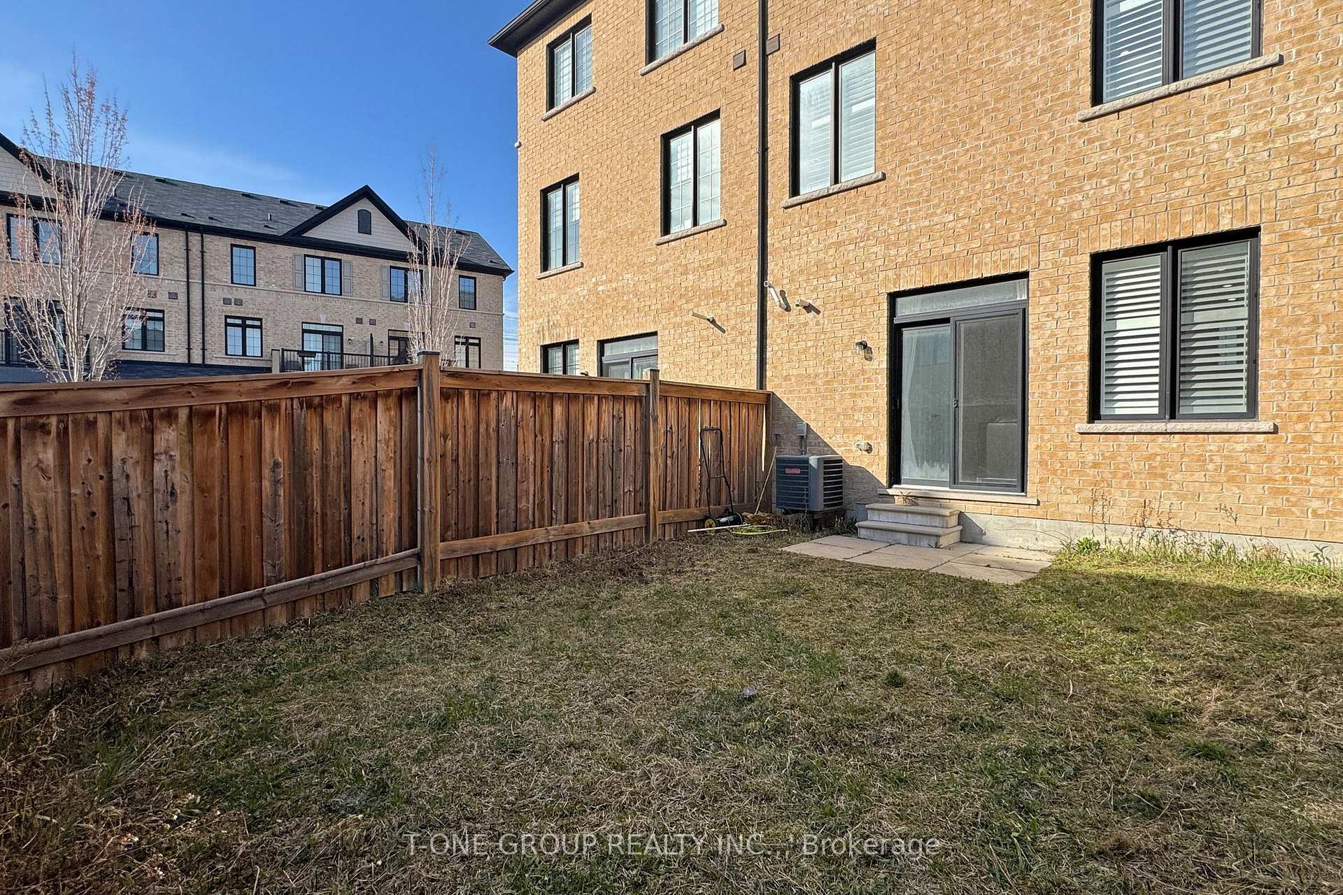 Photo 35 of 37 Quarrie Lane, Ajax, Northwest Ajax — HOMEH