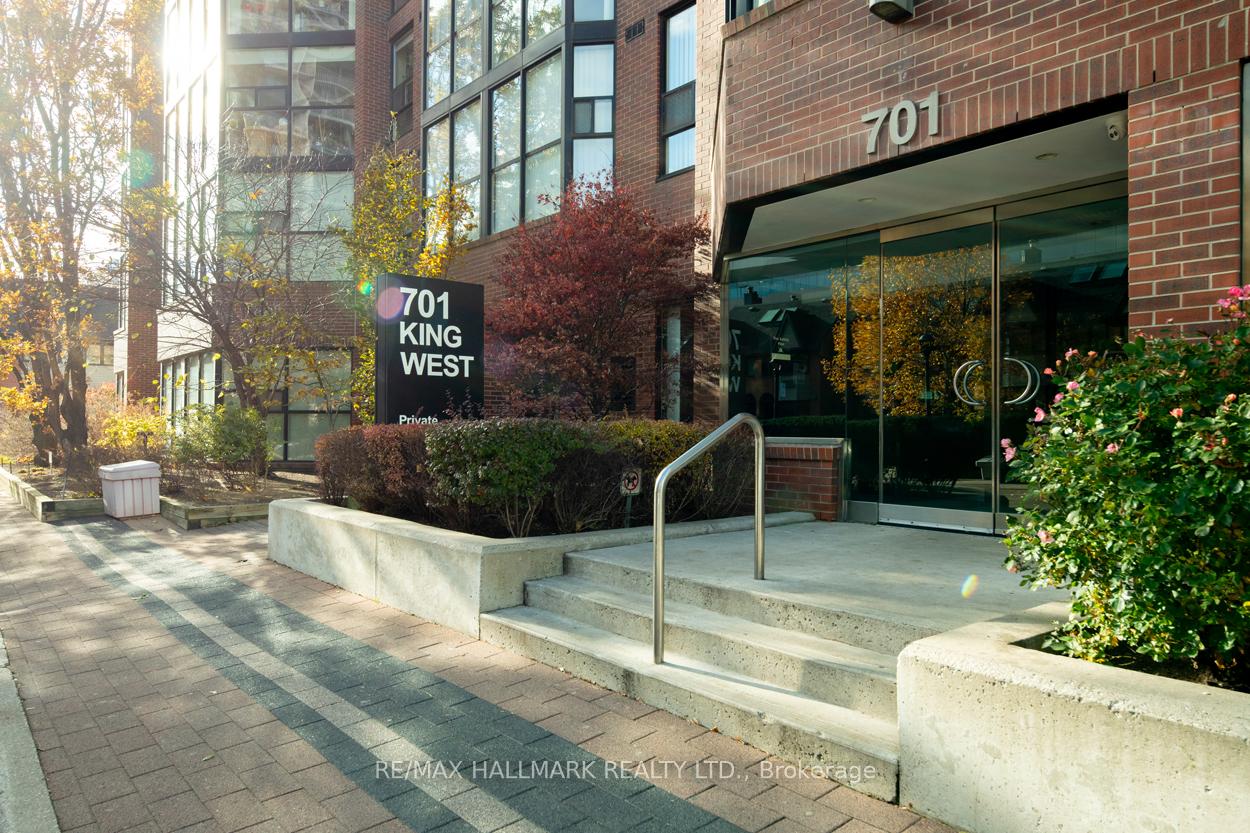 Photo 2 of Unit 901, 701 King Street W, Toronto, Niagara — HOMEH