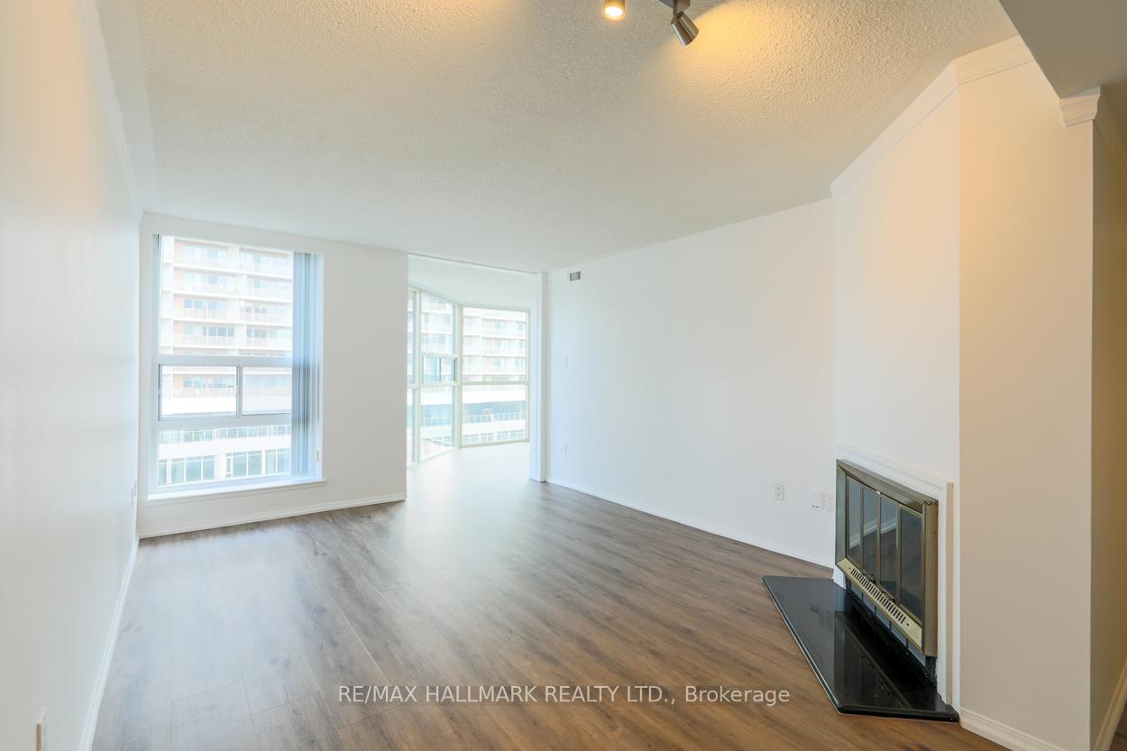 Photo 8 of Unit 901, 701 King Street W, Toronto, Niagara — HOMEH