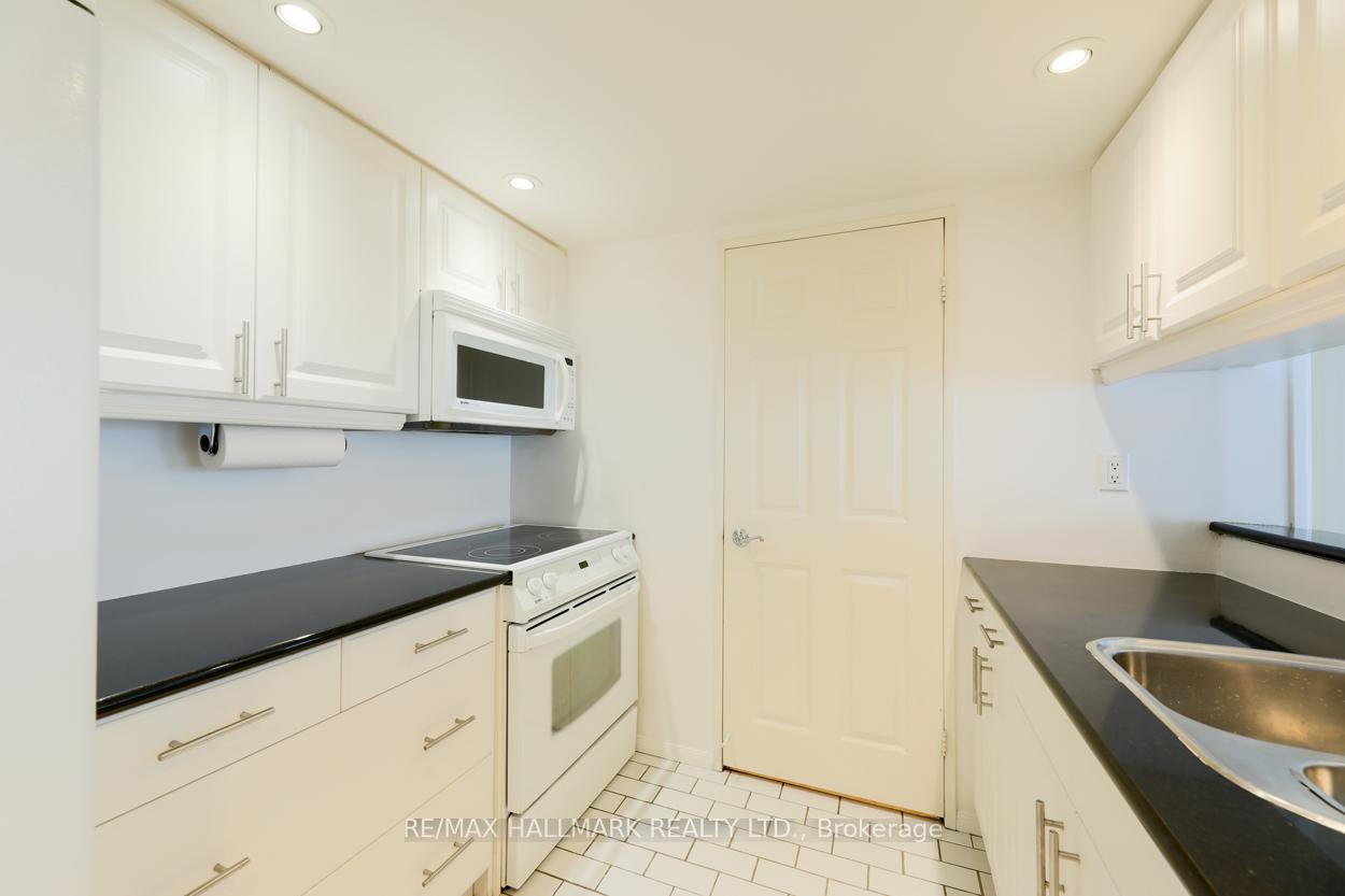 Photo 11 of Unit 901, 701 King Street W, Toronto, Niagara — HOMEH