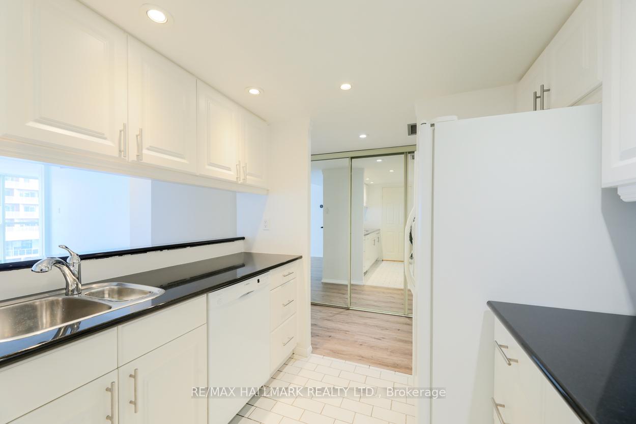 Photo 13 of Unit 901, 701 King Street W, Toronto, Niagara — HOMEH
