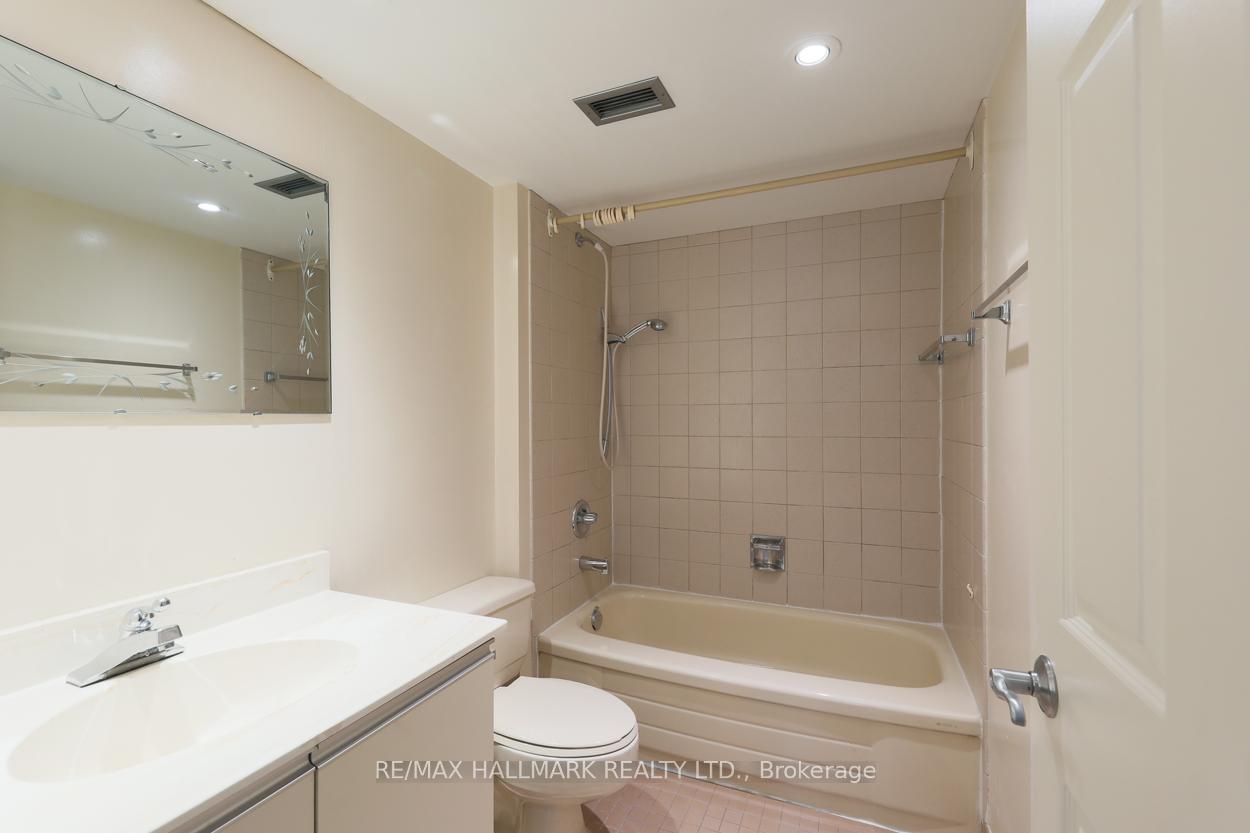 Photo 17 of Unit 901, 701 King Street W, Toronto, Niagara — HOMEH