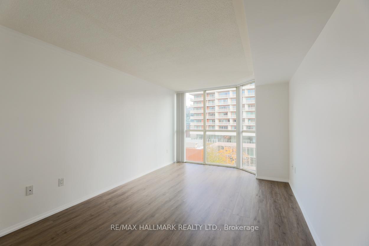 Photo 18 of Unit 901, 701 King Street W, Toronto, Niagara — HOMEH