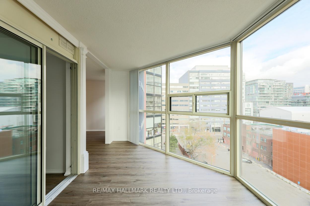 Photo 19 of Unit 901, 701 King Street W, Toronto, Niagara — HOMEH