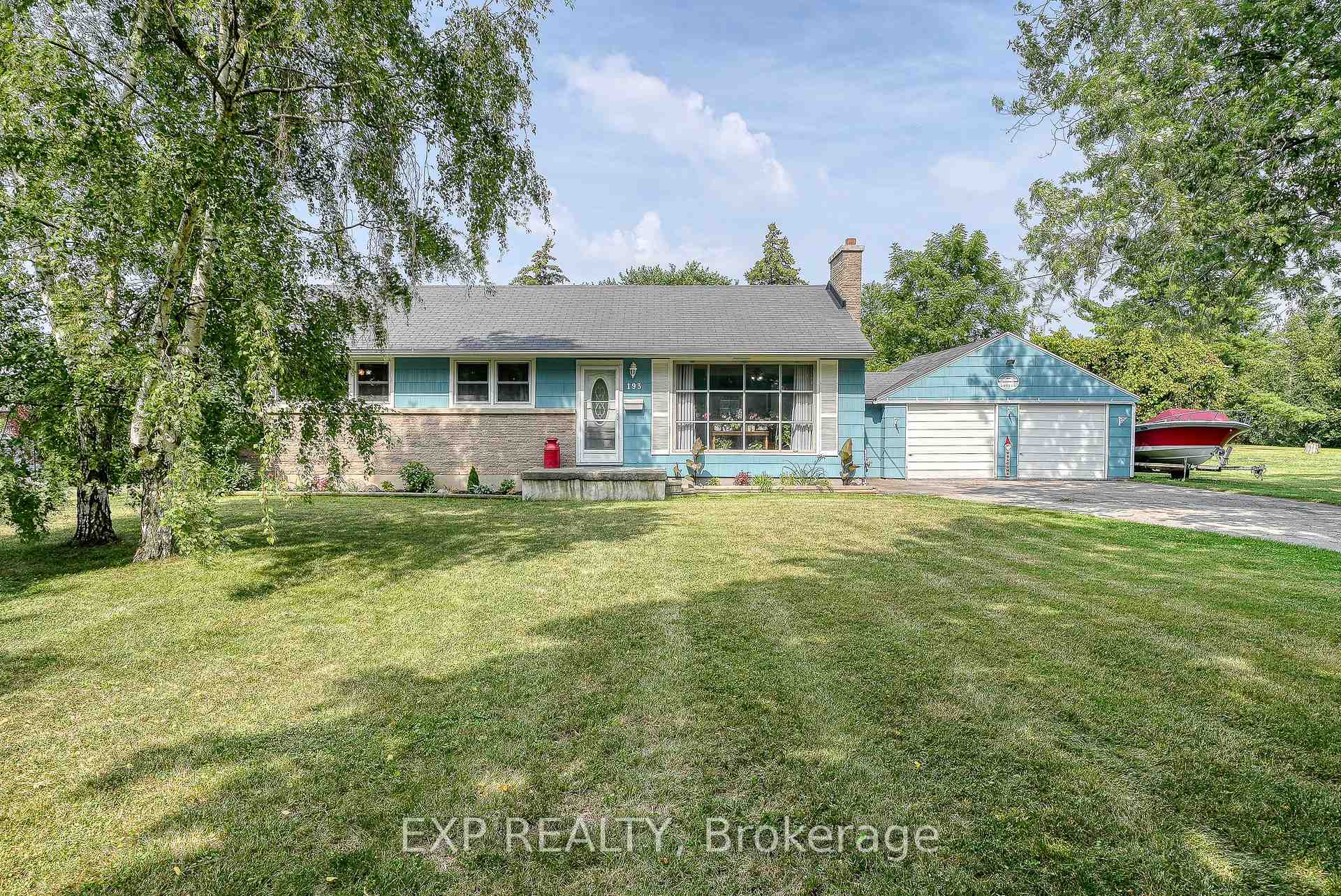Front of 193 Centennial Avenue S