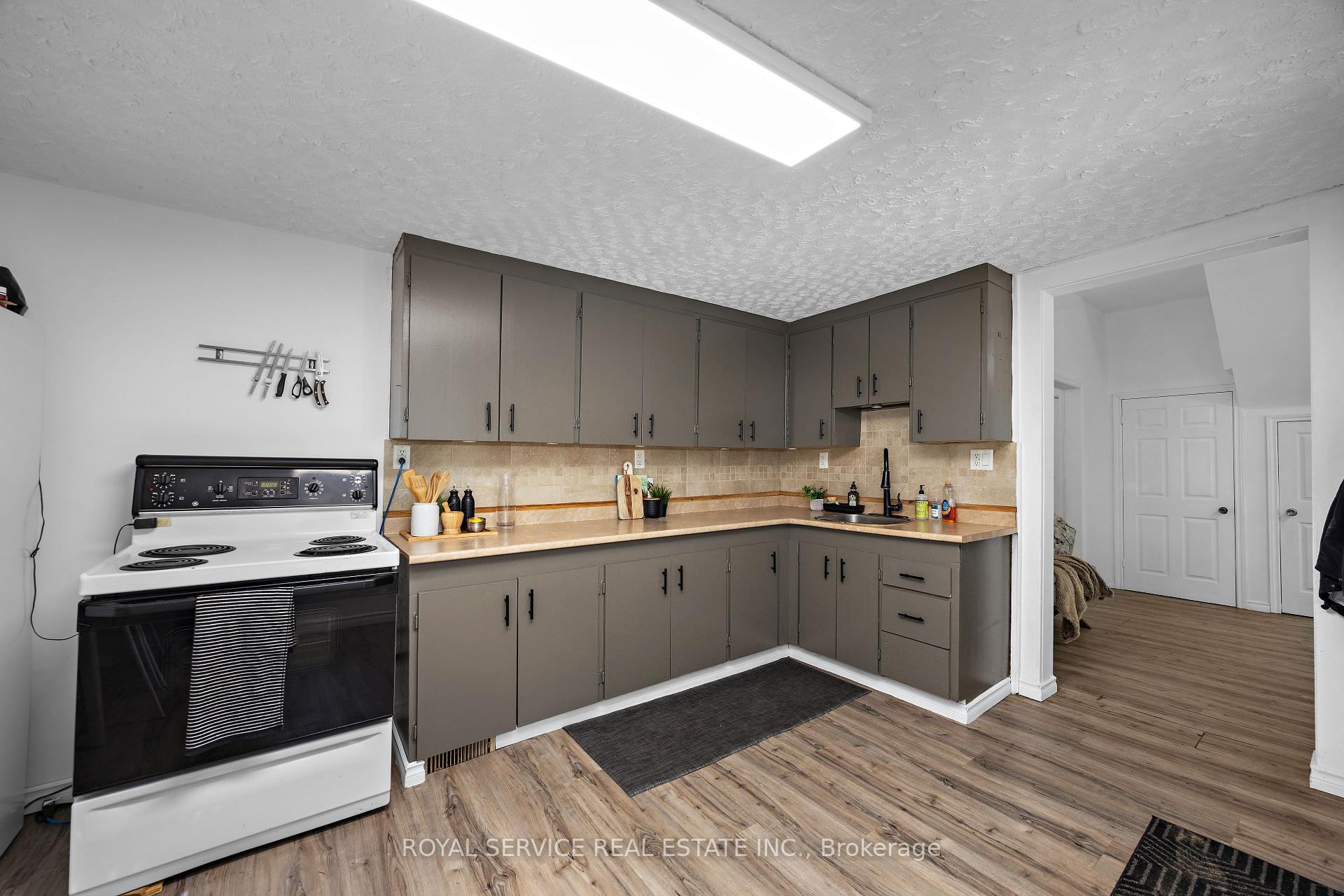 Photo 12 of 73 King Street W, Cavan Monaghan, Millbrook Village — HOMEH