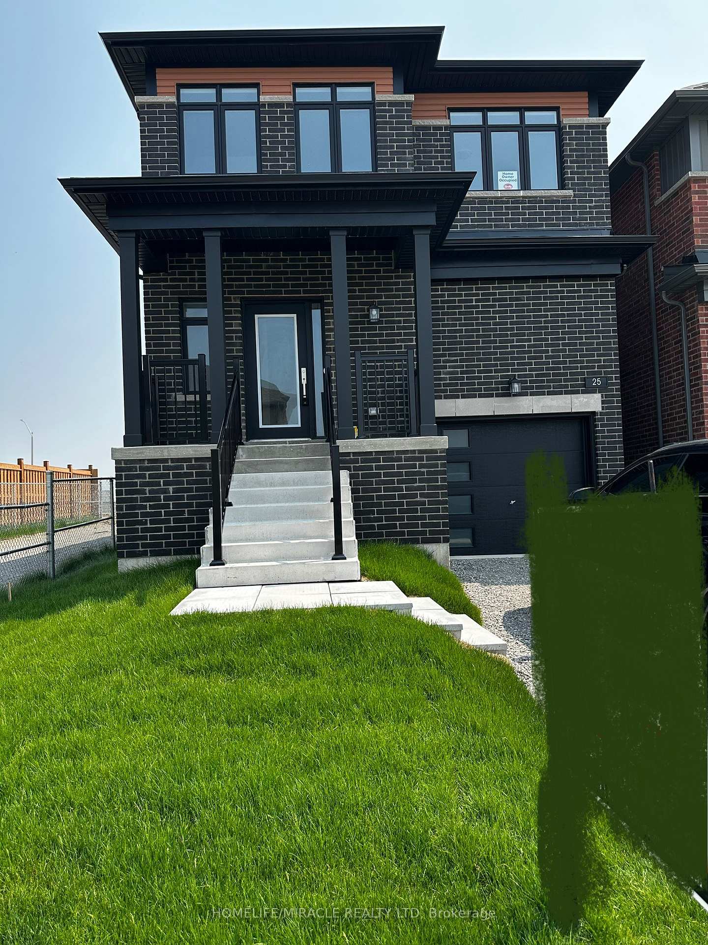 Photo 1 of 25 Gateway Drive, Barrie, Rural Barrie Southeast — HOMEH