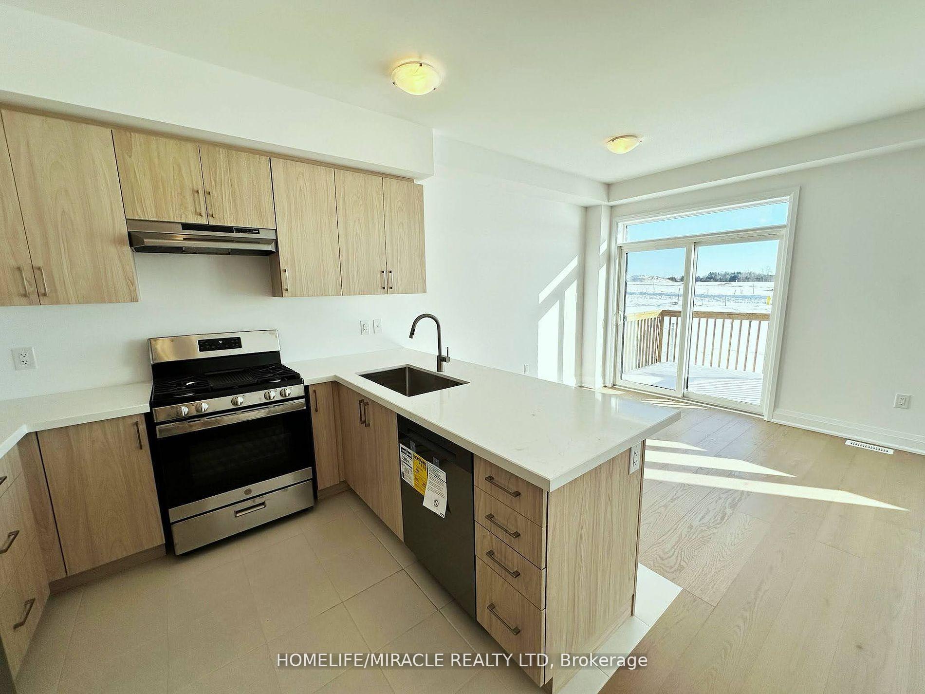 Photo 16 of 25 Gateway Drive, Barrie, Rural Barrie Southeast — HOMEH
