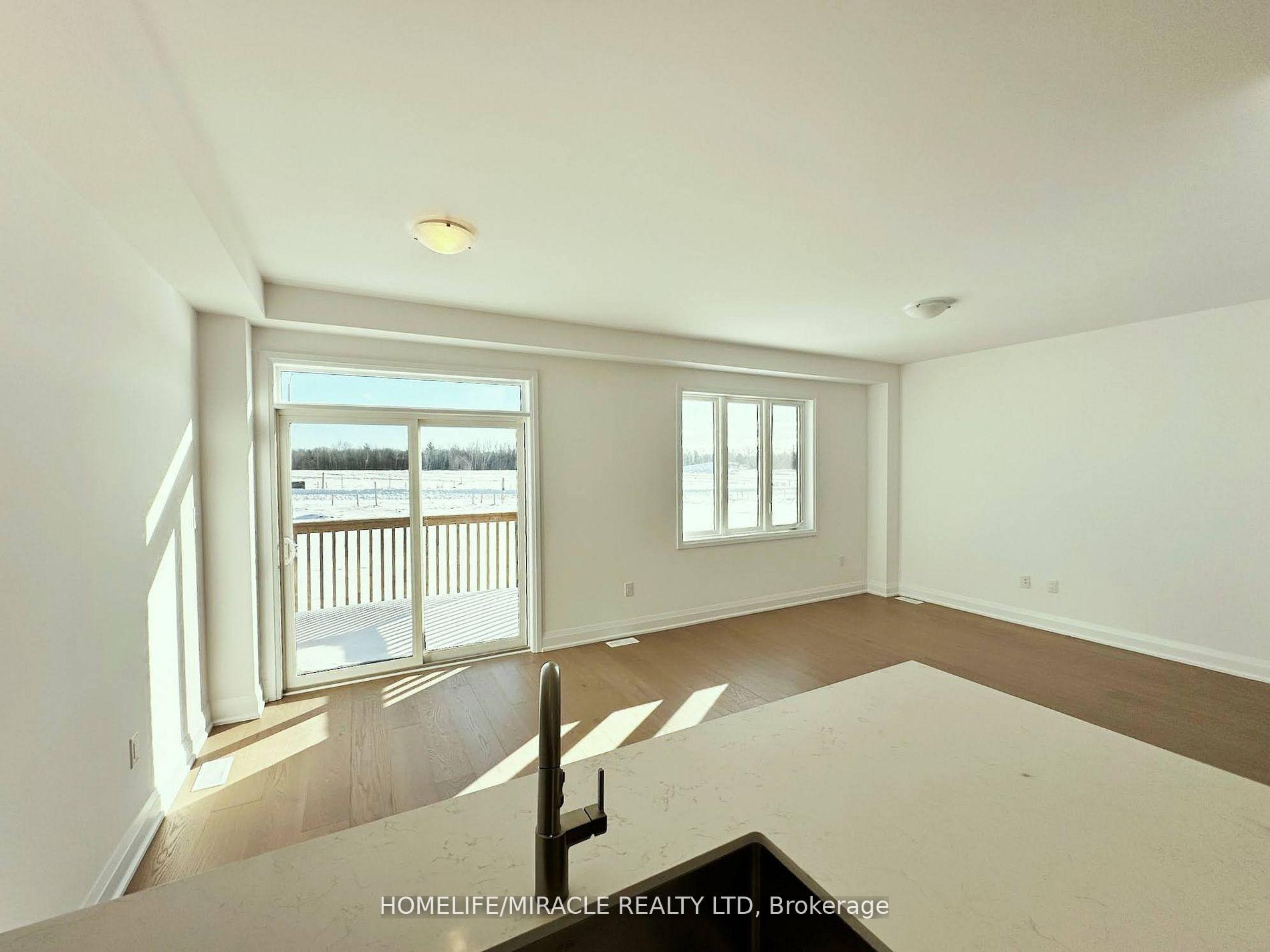 Photo 17 of 25 Gateway Drive, Barrie, Rural Barrie Southeast — HOMEH