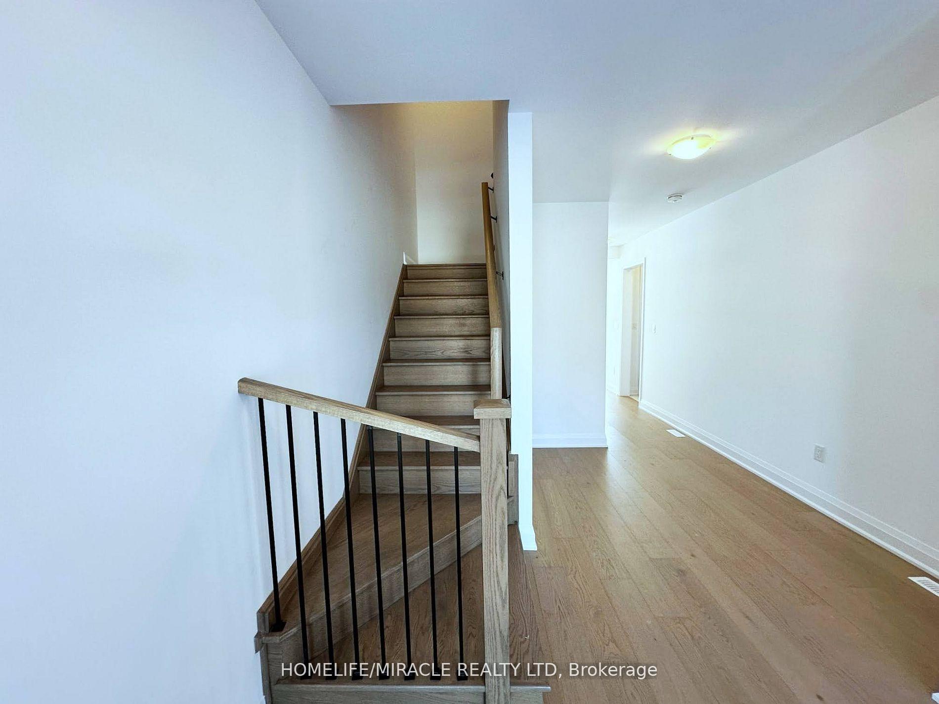 Photo 24 of 25 Gateway Drive, Barrie, Rural Barrie Southeast — HOMEH