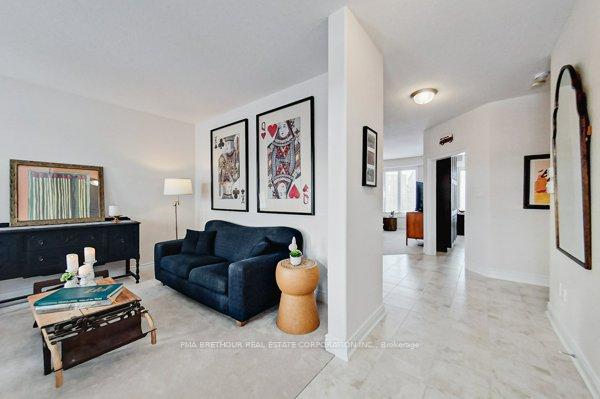 Photo 2 of 35 Lockerbie Crescent, Collingwood — HOMEH