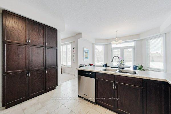 Photo 6 of 35 Lockerbie Crescent, Collingwood — HOMEH