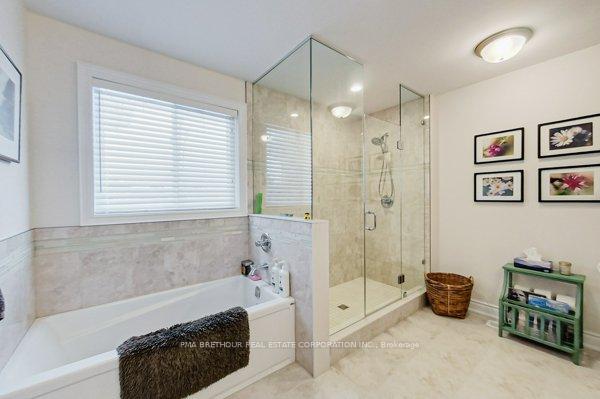 Photo 13 of 35 Lockerbie Crescent, Collingwood — HOMEH