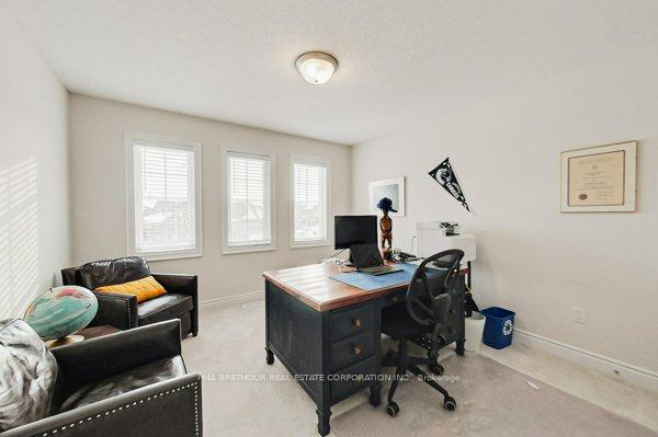 Photo 20 of 35 Lockerbie Crescent, Collingwood — HOMEH