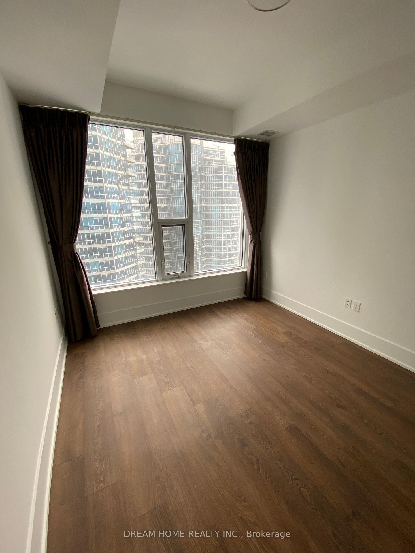 Photo 4 of Unit 3009, 10 York Street, Toronto, Waterfront Communities — HOMEH