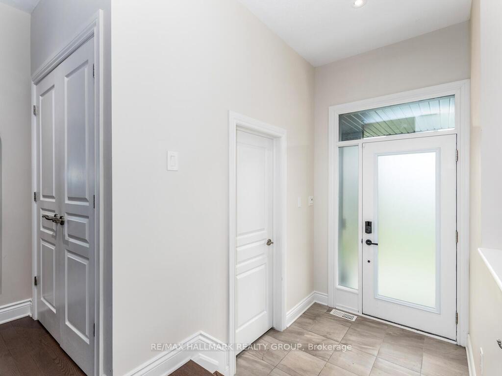 Photo 4 of 530 Earnscliffe Grove, Ottawa, Riverside South/Gloucester Glen — HOMEH