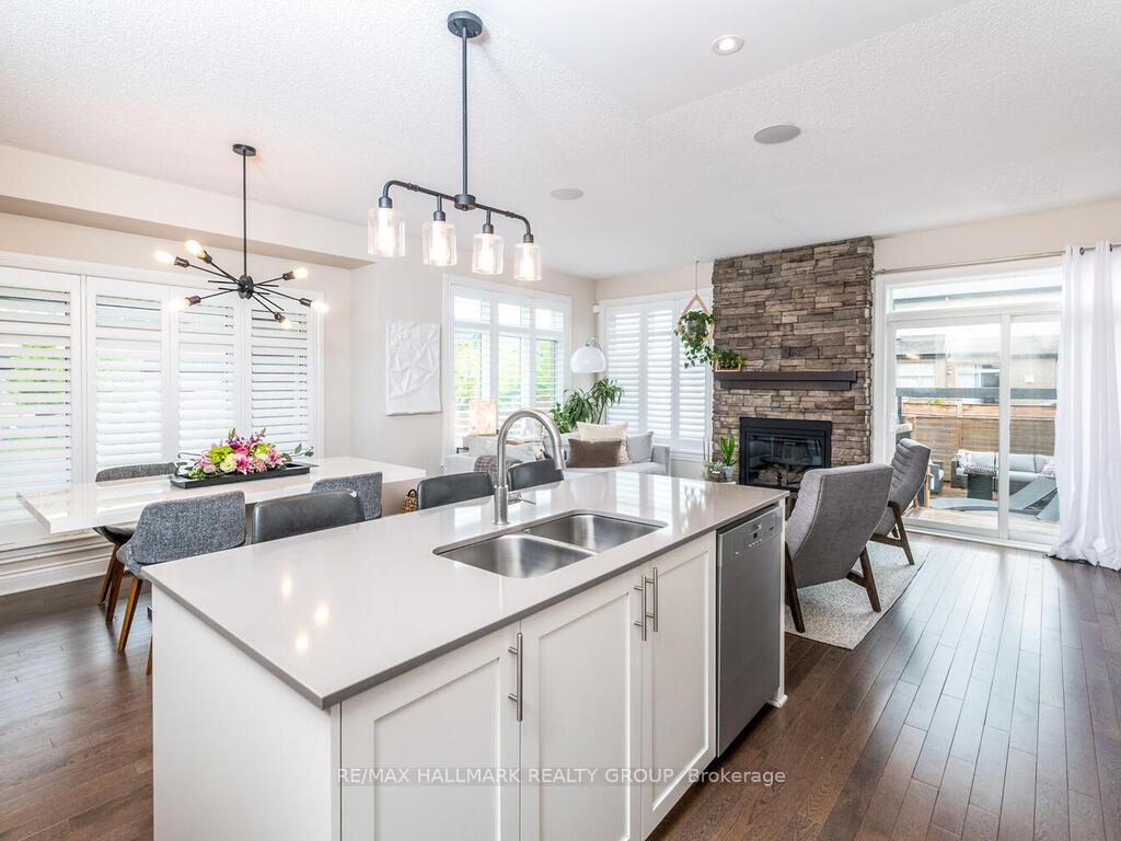 Photo 14 of 530 Earnscliffe Grove, Ottawa, Riverside South/Gloucester Glen — HOMEH